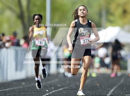 Thumbnail 2 in Lewis James Invitational (100 Meter) photogallery.