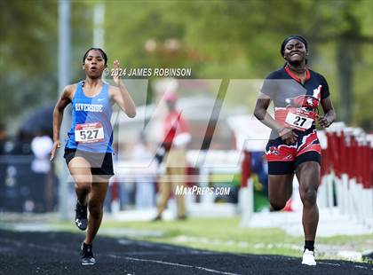 Thumbnail 1 in Lewis James Invitational (100 Meter) photogallery.