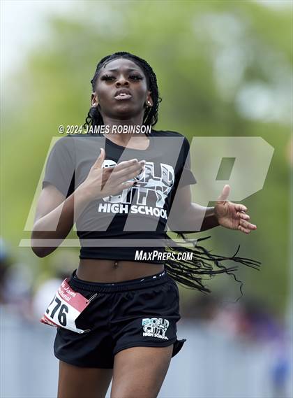 Thumbnail 2 in Lewis James Invitational (100 Meter) photogallery.