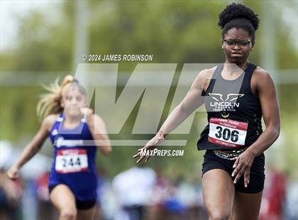 Thumbnail 3 in Lewis James Invitational (100 Meter) photogallery.