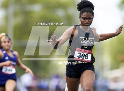 Thumbnail 3 in Lewis James Invitational (100 Meter) photogallery.