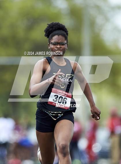 Thumbnail 2 in Lewis James Invitational (100 Meter) photogallery.
