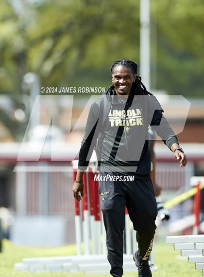 Thumbnail 2 in Lewis James Invitational (100 Meter) photogallery.