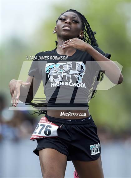 Thumbnail 1 in Lewis James Invitational (100 Meter) photogallery.