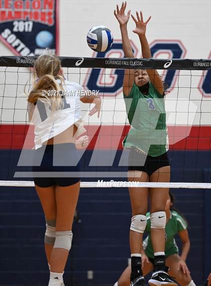 Thumbnail 3 in La Costa Canyon vs. Green Valley (Durango Fall Classic) photogallery.