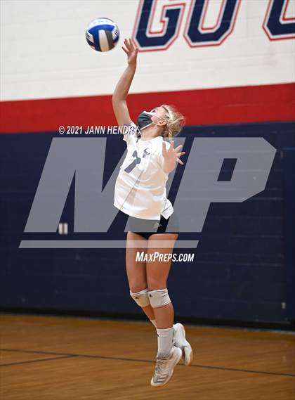 Thumbnail 2 in La Costa Canyon vs. Green Valley (Durango Fall Classic) photogallery.