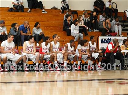 Thumbnail 2 in De La Salle vs. Pasadena (Oaks Christian Tournament) photogallery.