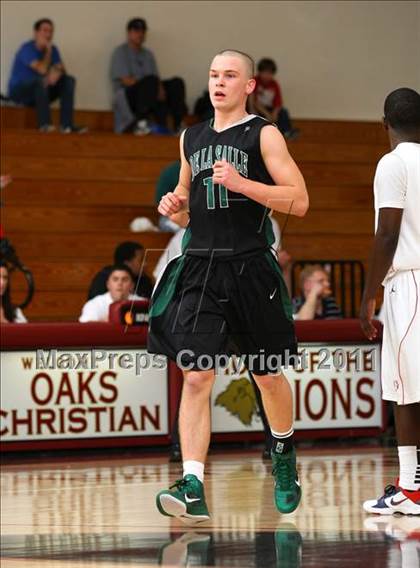 Thumbnail 1 in De La Salle vs. Pasadena (Oaks Christian Tournament) photogallery.