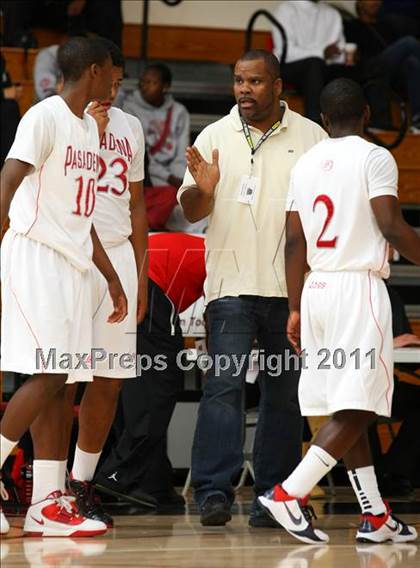 Thumbnail 3 in De La Salle vs. Pasadena (Oaks Christian Tournament) photogallery.