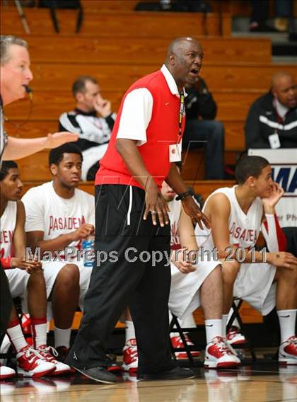 Thumbnail 2 in De La Salle vs. Pasadena (Oaks Christian Tournament) photogallery.