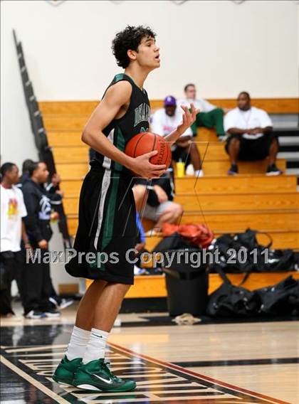 Thumbnail 1 in De La Salle vs. Pasadena (Oaks Christian Tournament) photogallery.