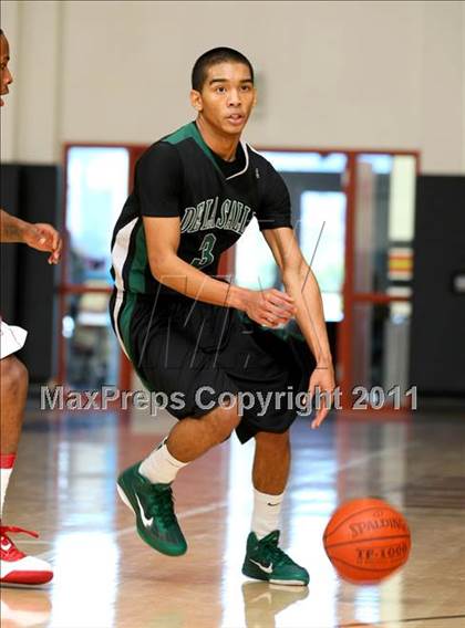 Thumbnail 2 in De La Salle vs. Pasadena (Oaks Christian Tournament) photogallery.