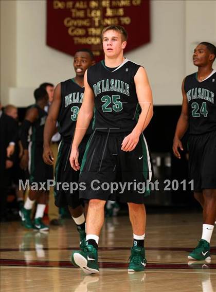 Thumbnail 2 in De La Salle vs. Pasadena (Oaks Christian Tournament) photogallery.