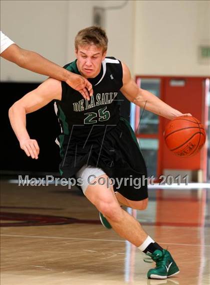 Thumbnail 2 in De La Salle vs. Pasadena (Oaks Christian Tournament) photogallery.