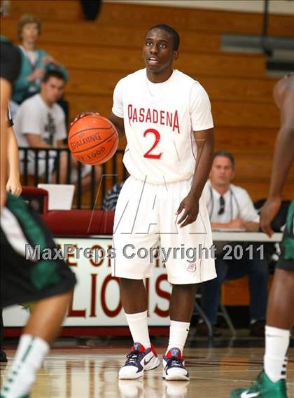 Thumbnail 2 in De La Salle vs. Pasadena (Oaks Christian Tournament) photogallery.