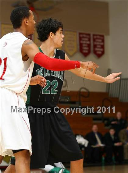 Thumbnail 2 in De La Salle vs. Pasadena (Oaks Christian Tournament) photogallery.