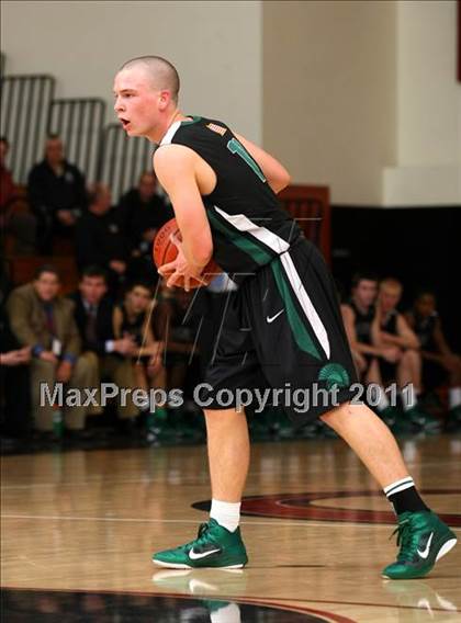 Thumbnail 2 in De La Salle vs. Pasadena (Oaks Christian Tournament) photogallery.