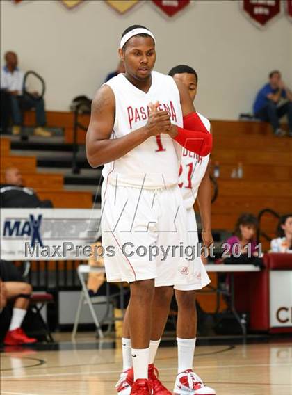 Thumbnail 1 in De La Salle vs. Pasadena (Oaks Christian Tournament) photogallery.