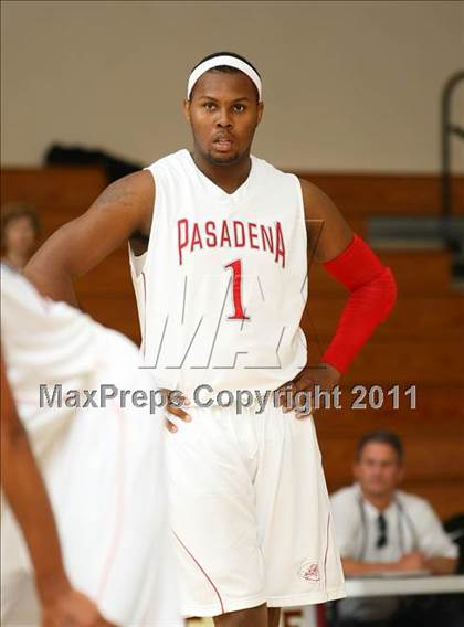 Thumbnail 3 in De La Salle vs. Pasadena (Oaks Christian Tournament) photogallery.
