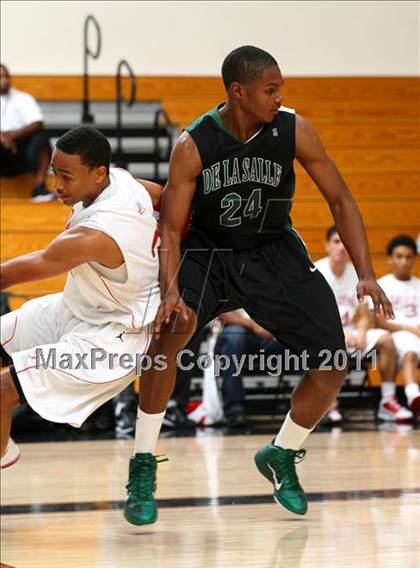 Thumbnail 3 in De La Salle vs. Pasadena (Oaks Christian Tournament) photogallery.