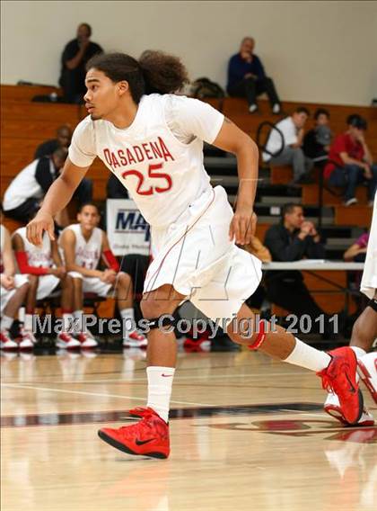 Thumbnail 3 in De La Salle vs. Pasadena (Oaks Christian Tournament) photogallery.