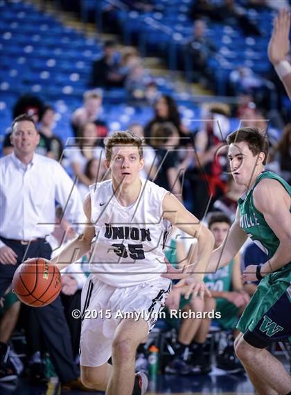 Thumbnail 2 in Woodinville vs. Union (WIAA 4A Playoff) photogallery.