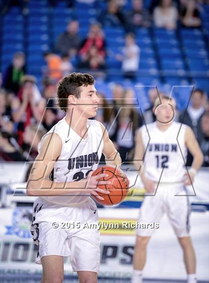 Thumbnail 2 in Woodinville vs. Union (WIAA 4A Playoff) photogallery.