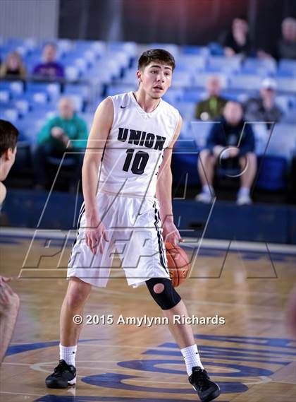 Thumbnail 2 in Woodinville vs. Union (WIAA 4A Playoff) photogallery.