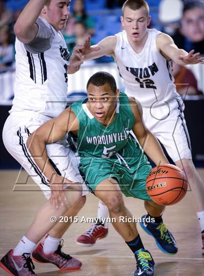 Thumbnail 3 in Woodinville vs. Union (WIAA 4A Playoff) photogallery.