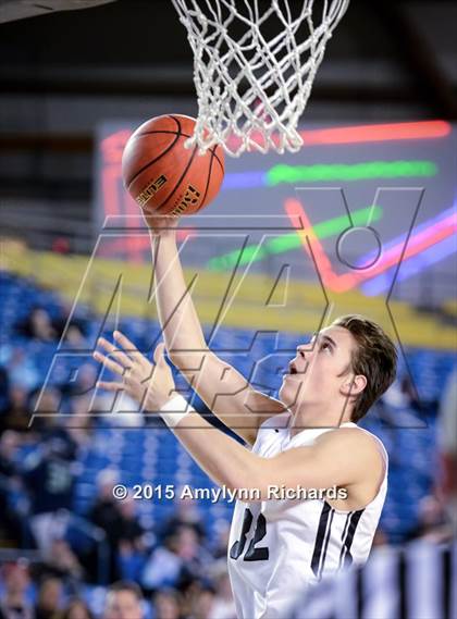 Thumbnail 2 in Woodinville vs. Union (WIAA 4A Playoff) photogallery.