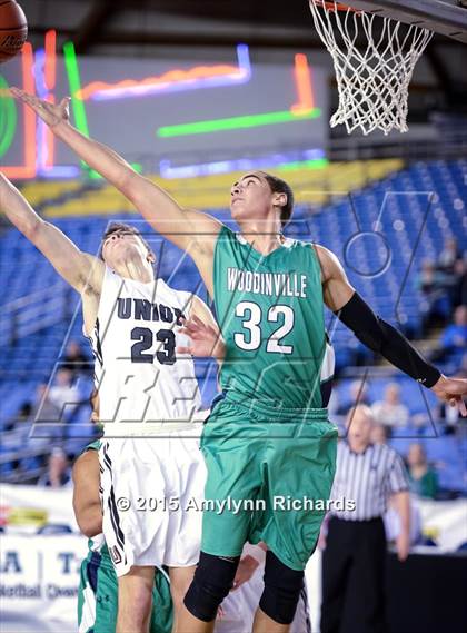 Thumbnail 1 in Woodinville vs. Union (WIAA 4A Playoff) photogallery.