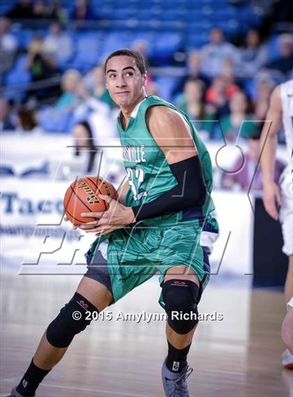 Thumbnail 2 in Woodinville vs. Union (WIAA 4A Playoff) photogallery.