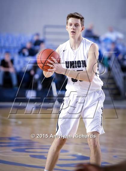 Thumbnail 2 in Woodinville vs. Union (WIAA 4A Playoff) photogallery.