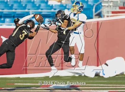 Thumbnail 2 in Robinson vs. Lakeside photogallery.