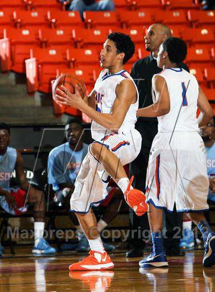 Thumbnail 2 in Hirschi vs. Bowie (DFW Basketball Challenge) photogallery.