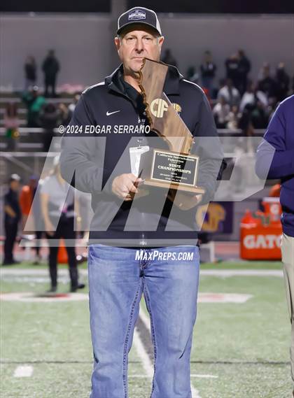 Thumbnail 2 in Moreau Catholic vs Lindsay (CIF Div-7AA Championship) photogallery.