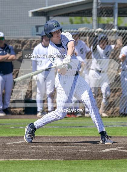 Thumbnail 2 in New Trier vs. Thurston (Coach Bob Invitational) photogallery.