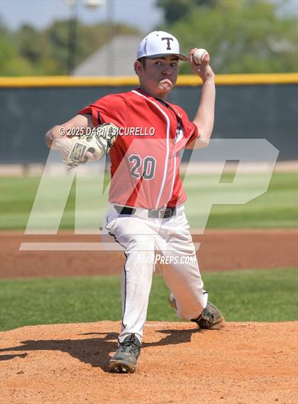 Thumbnail 1 in New Trier vs. Thurston (Coach Bob Invitational) photogallery.