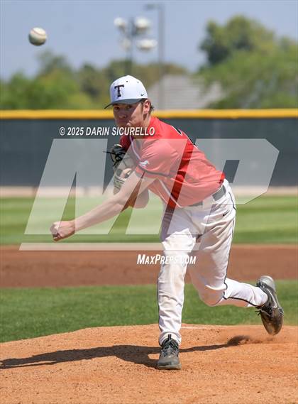 Thumbnail 1 in New Trier vs. Thurston (Coach Bob Invitational) photogallery.