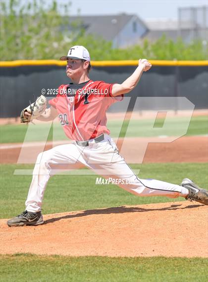 Thumbnail 1 in New Trier vs. Thurston (Coach Bob Invitational) photogallery.