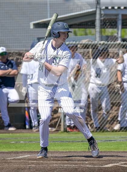 Thumbnail 3 in New Trier vs. Thurston (Coach Bob Invitational) photogallery.