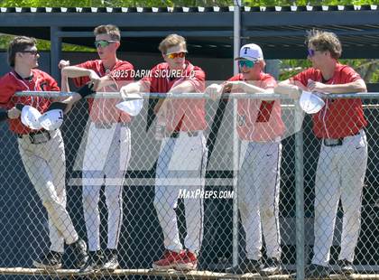 Thumbnail 3 in New Trier vs. Thurston (Coach Bob Invitational) photogallery.