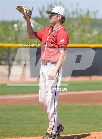 Thumbnail 2 in New Trier vs. Thurston (Coach Bob Invitational) photogallery.