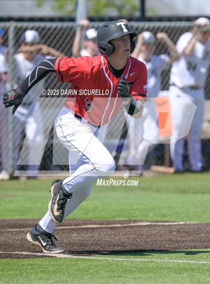 Thumbnail 1 in New Trier vs. Thurston (Coach Bob Invitational) photogallery.