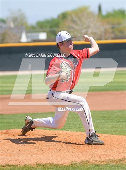 Thumbnail 1 in New Trier vs. Thurston (Coach Bob Invitational) photogallery.