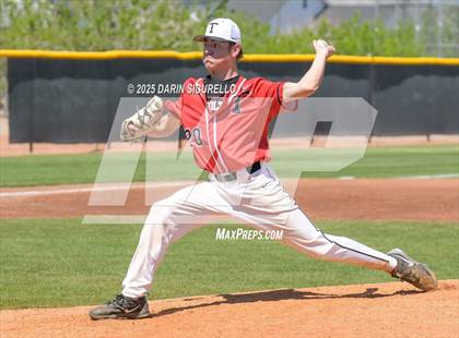 Thumbnail 1 in New Trier vs. Thurston (Coach Bob Invitational) photogallery.