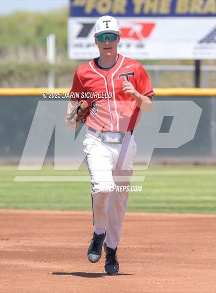 Thumbnail 3 in New Trier vs. Thurston (Coach Bob Invitational) photogallery.