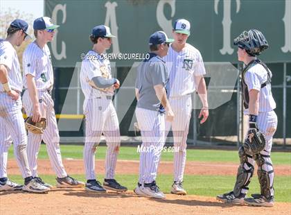 Thumbnail 3 in New Trier vs. Thurston (Coach Bob Invitational) photogallery.