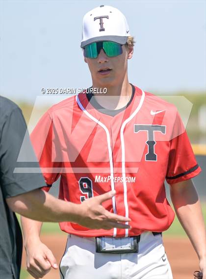 Thumbnail 2 in New Trier vs. Thurston (Coach Bob Invitational) photogallery.