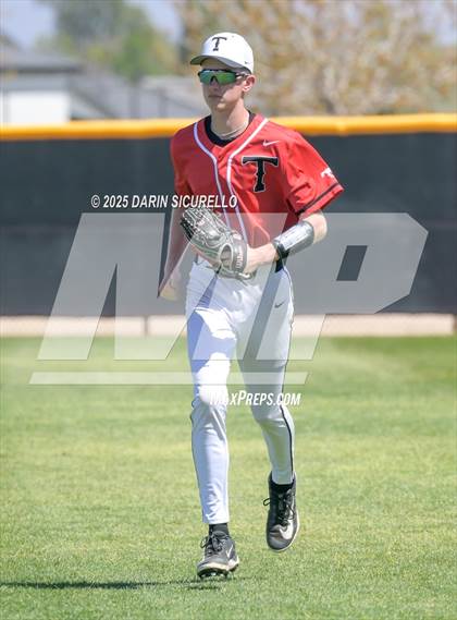 Thumbnail 2 in New Trier vs. Thurston (Coach Bob Invitational) photogallery.